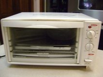 Black & Decker Toaster Oven -- Works Great in Conroe, Texas